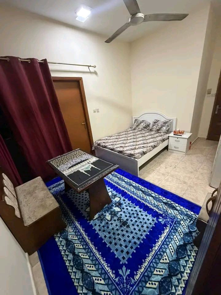 Furnished studio apartment ready for occupancy, close to all services.