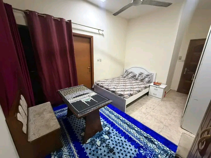Furnished studio apartment ready for occupancy, close to all services.