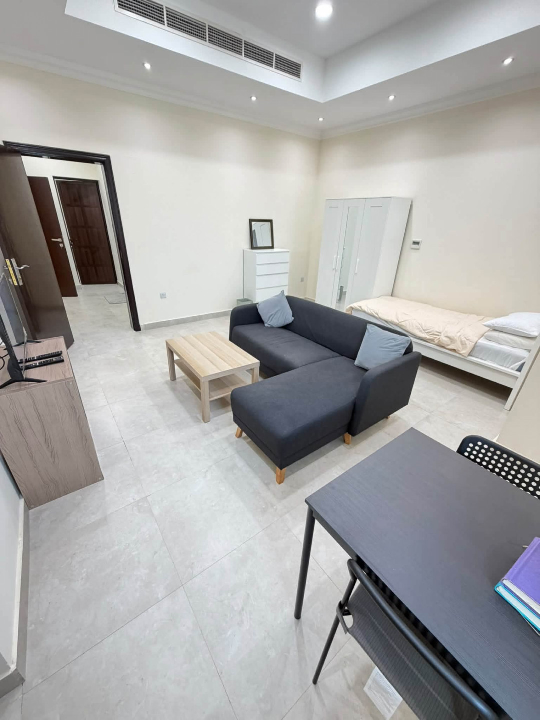 Fully furnished and spacious studio apartment, first floor