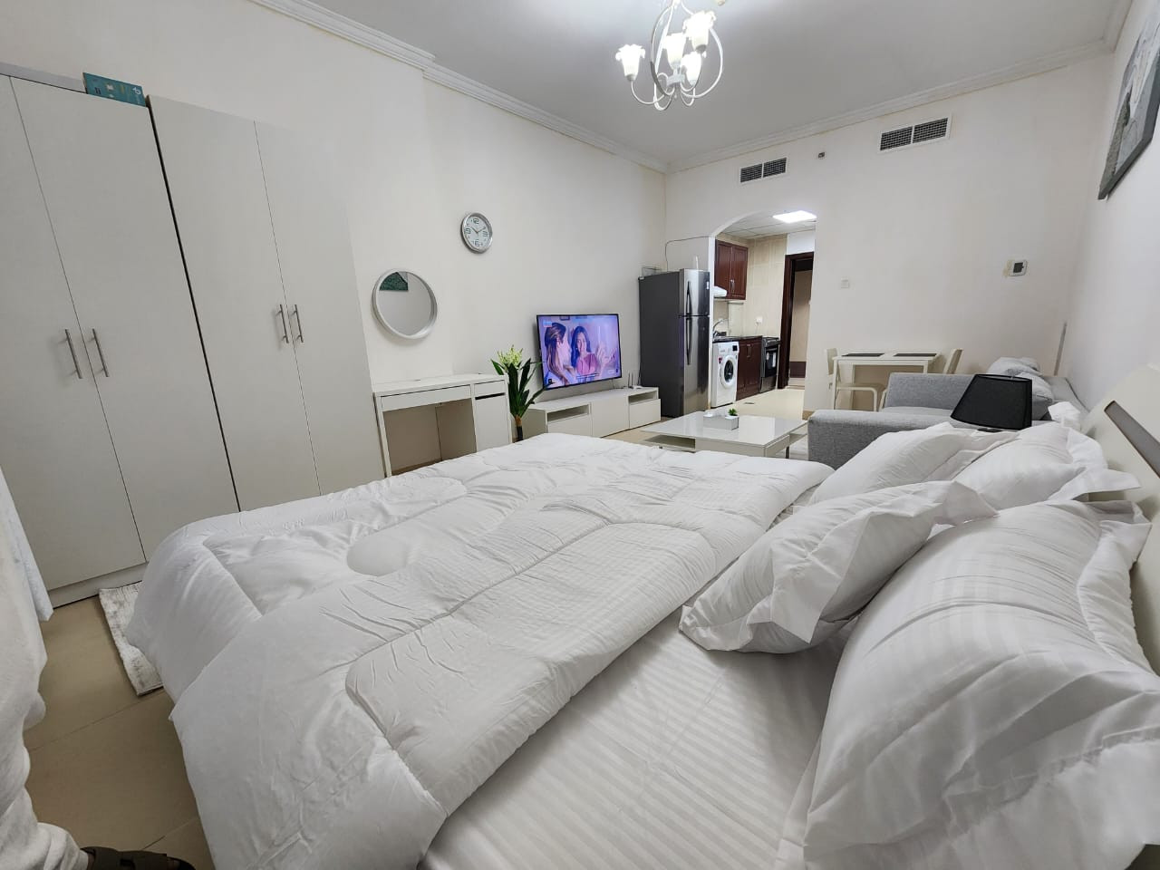 Furnished studio for monthly rent