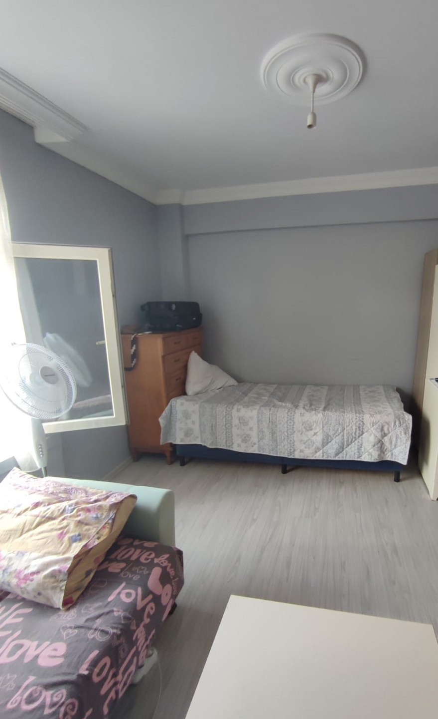 Furnished studio for one person
