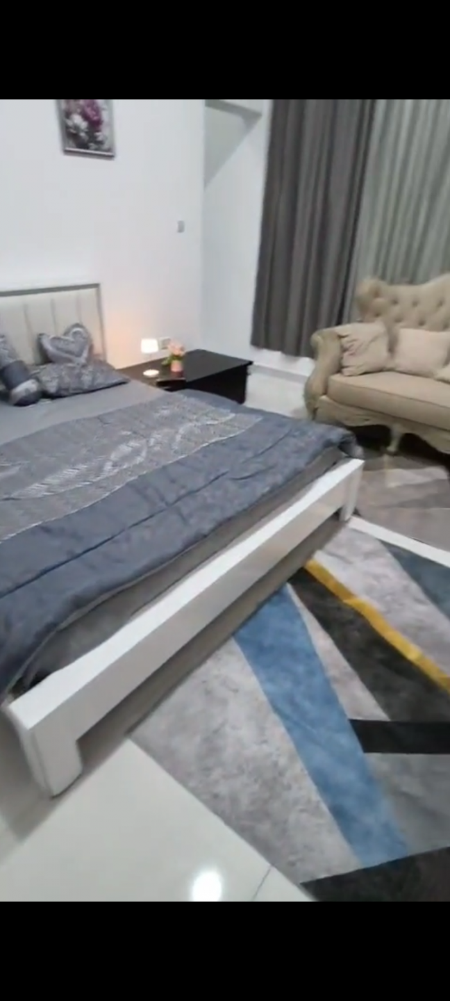 furnished studio