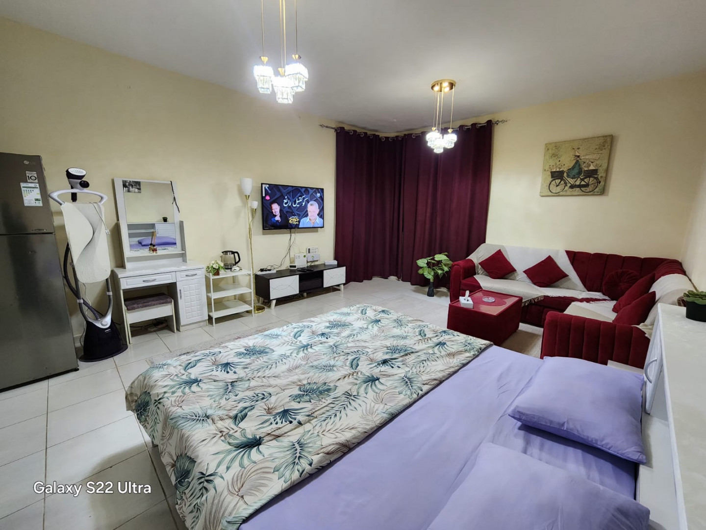 Furnished studio, first row