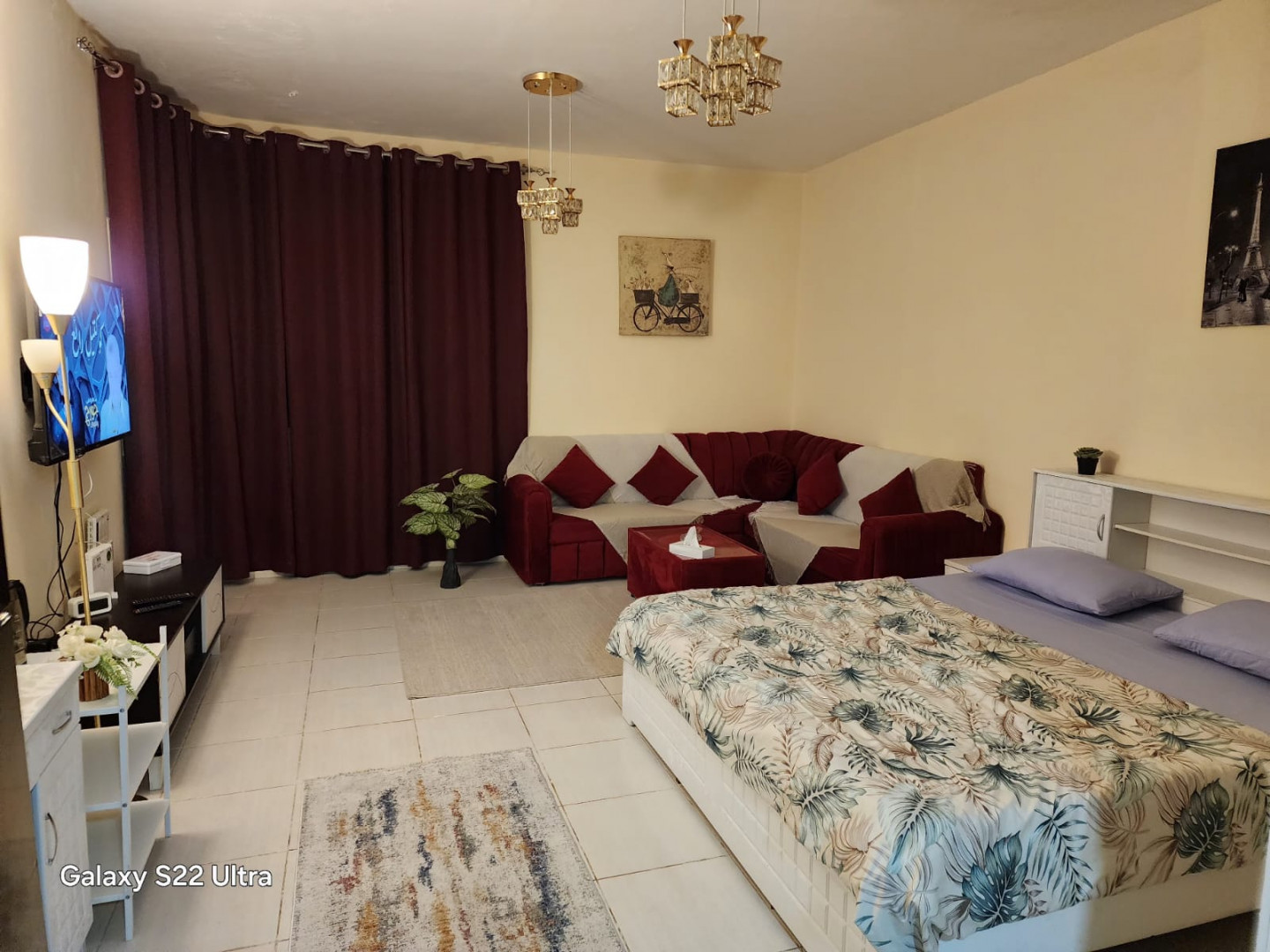Furnished studio, first row
