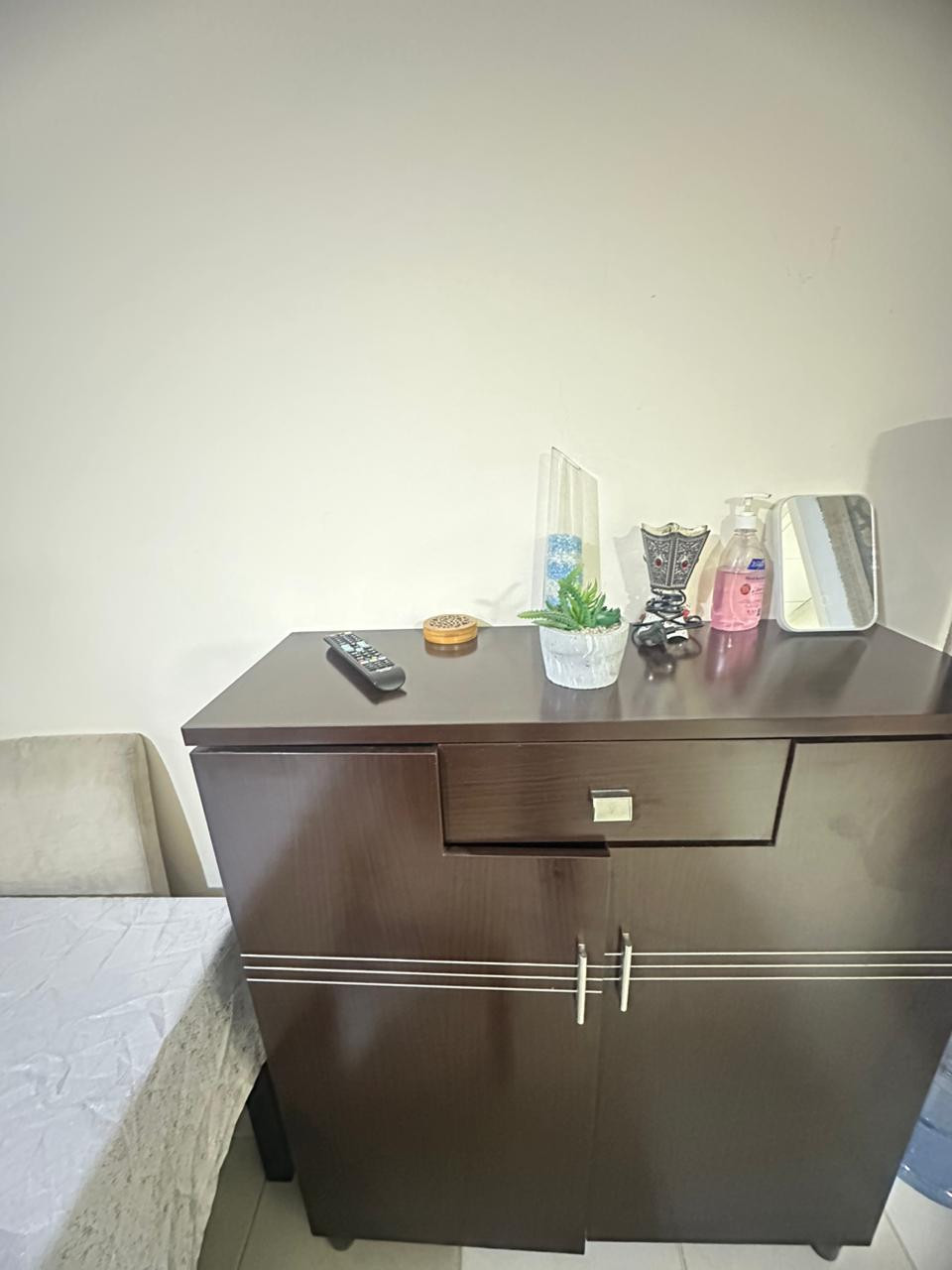 Furnished studio apartment, all bills included