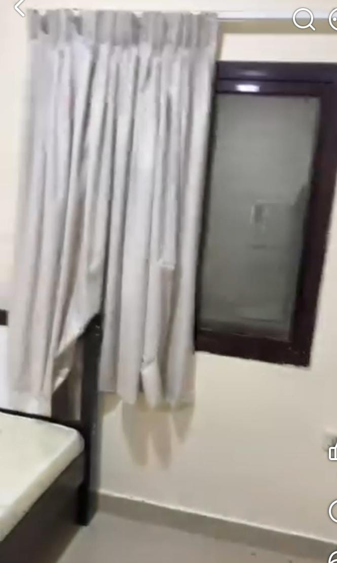 Fully furnished studio apartment near the Ship Roundabout