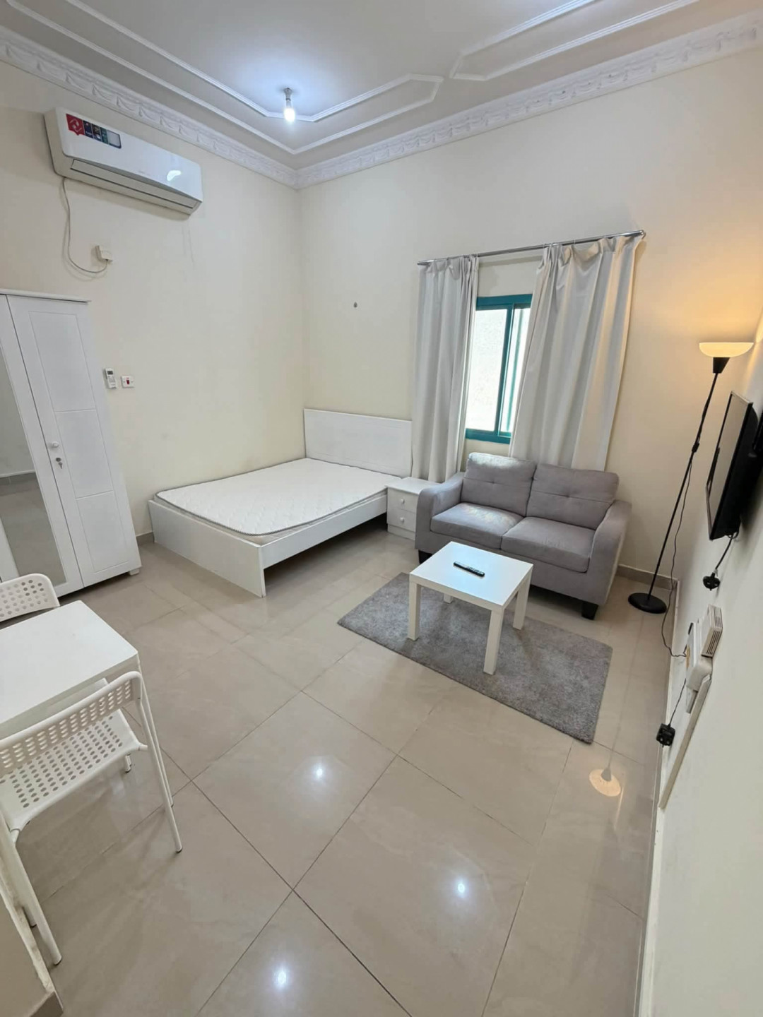 Furnished studio apartment, first floor