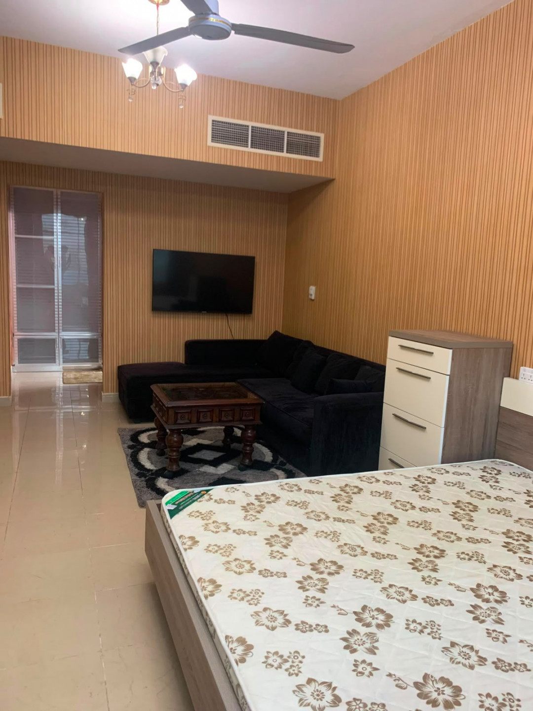A distinctive studio in Al Rashidiya 1