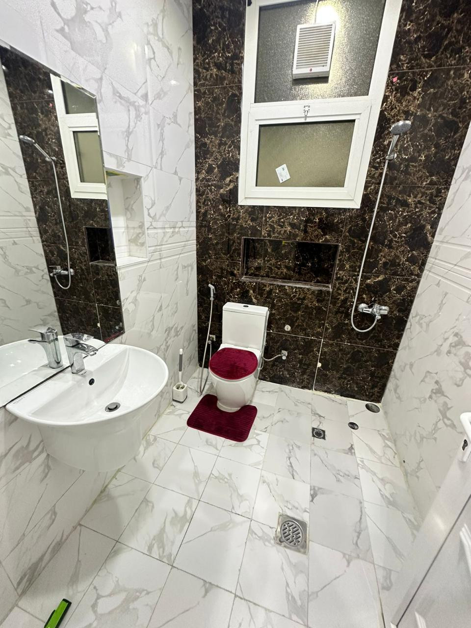 Large studio apartment for rent, fully furnished, in Riyadh, south of Al Shamkha.