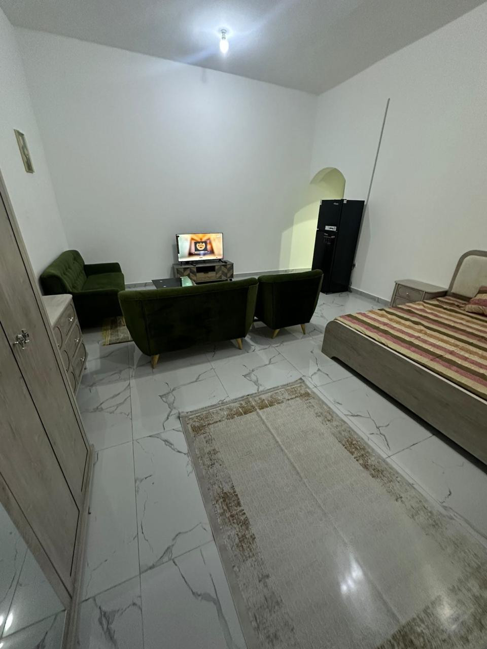 astdyo-msahh-kbyr-llaygar-mfrosh-frsh-kaml-f-mdynh-alryad-gnob-alshamkhh51779139197.jpg