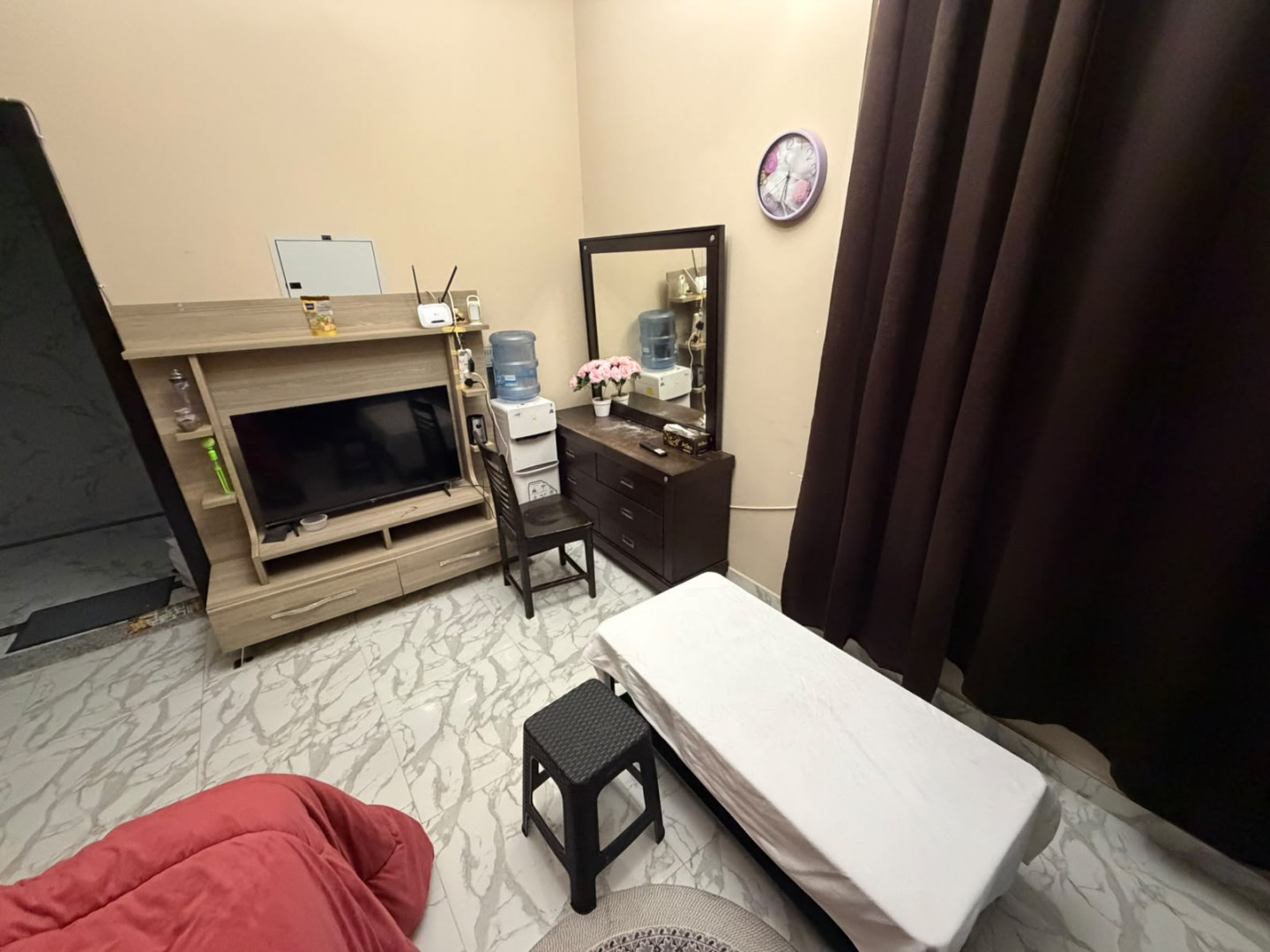 Studio apartment with separate kitchen, Al Rashidiya 3
