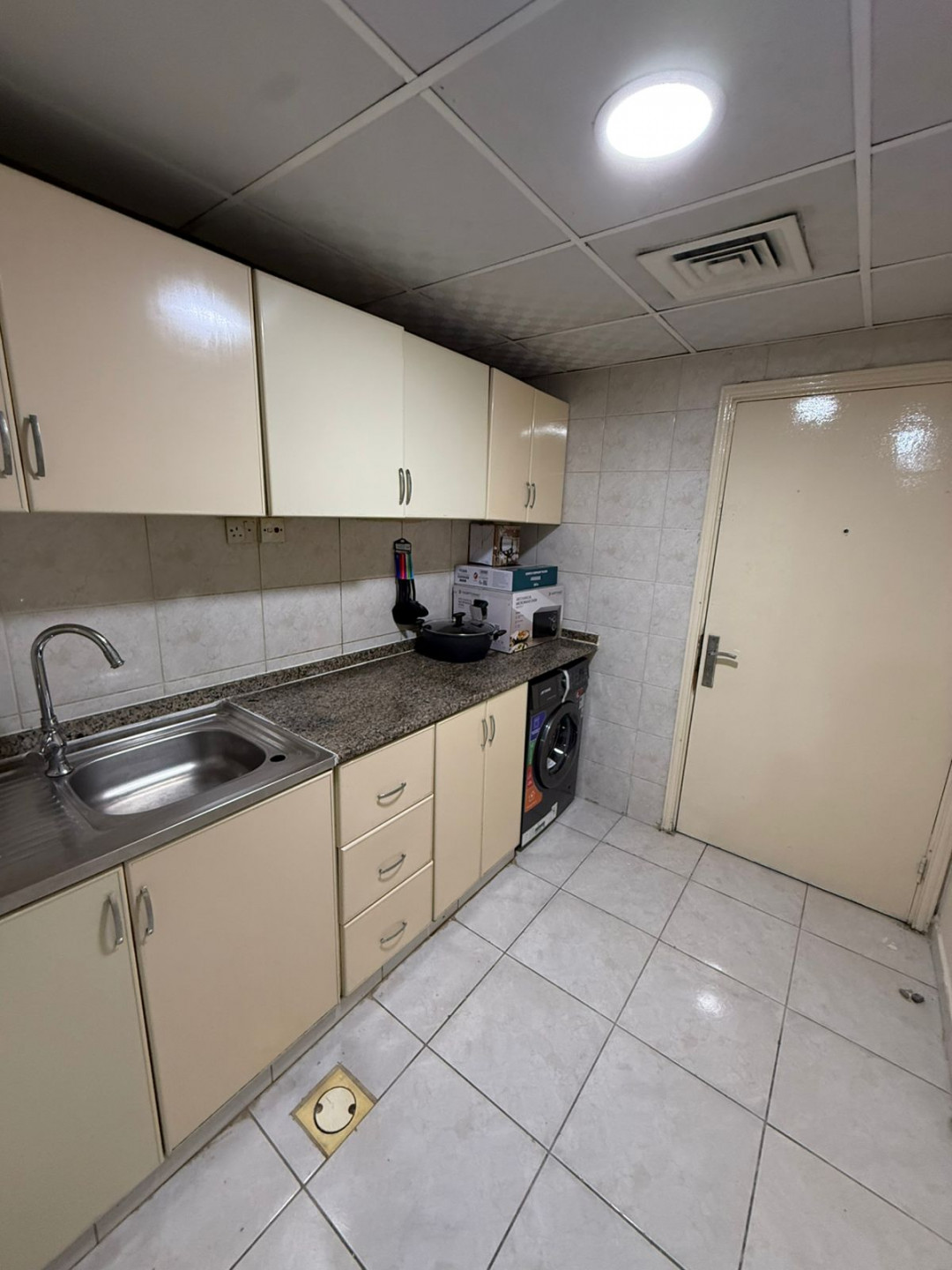 Semi-detached kitchen studio