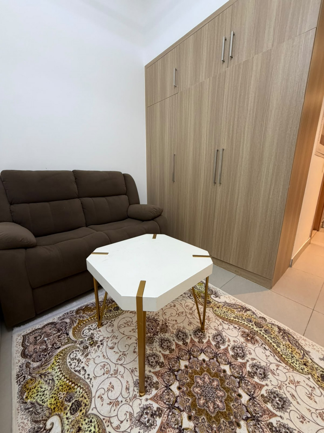 A fantastic studio at an excellent price, all services included.