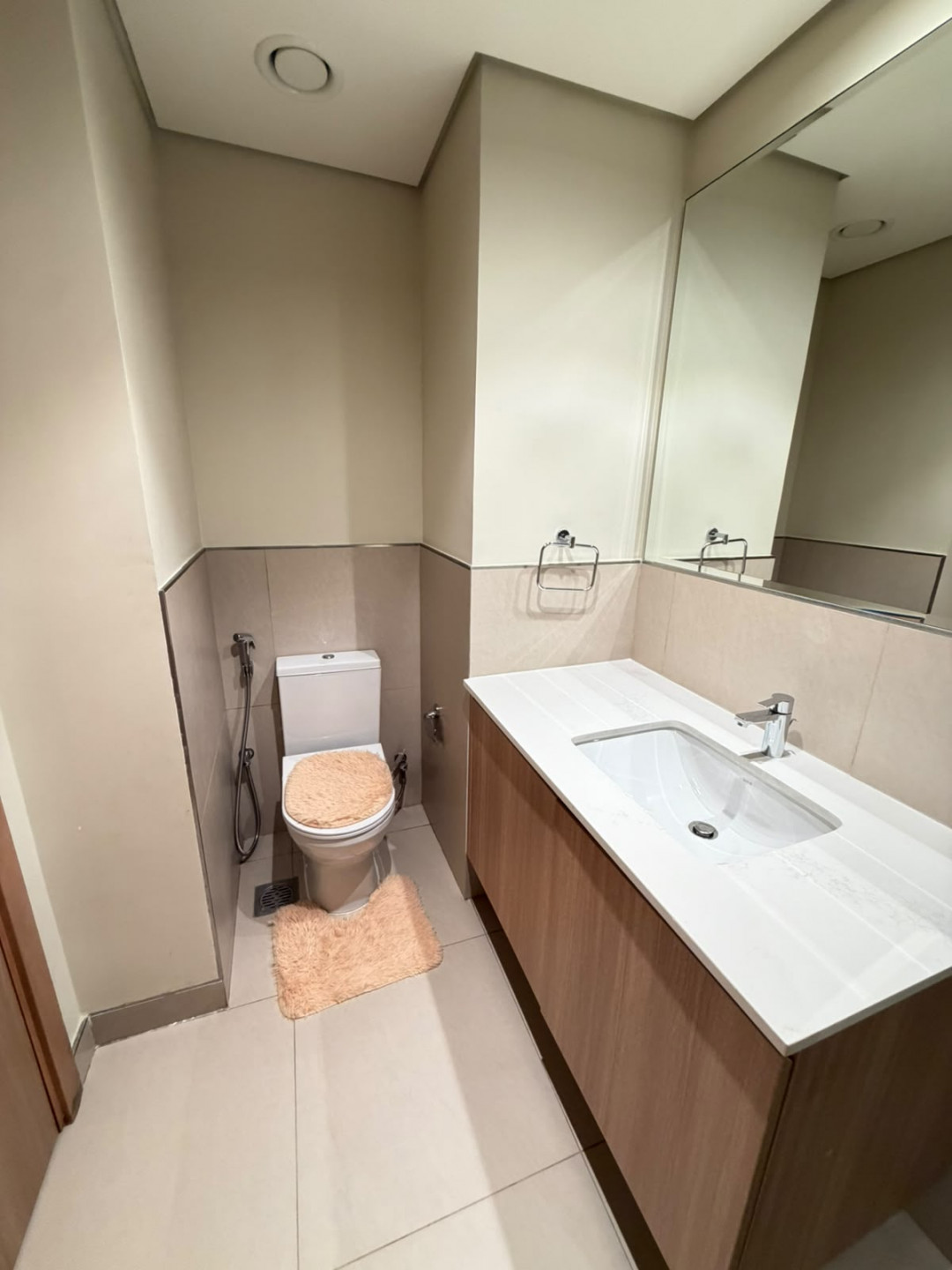 A fantastic studio at an excellent price, all services included.