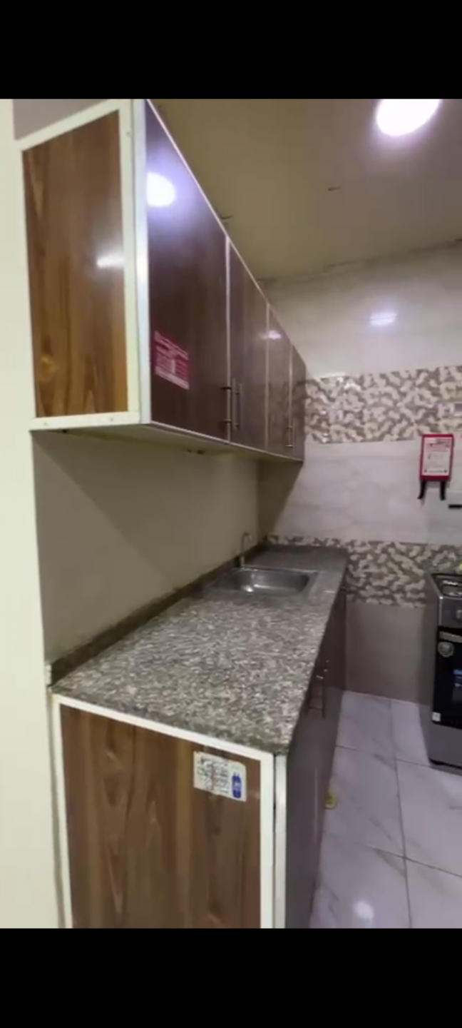 Full-service studio on Al Qawasim Corniche