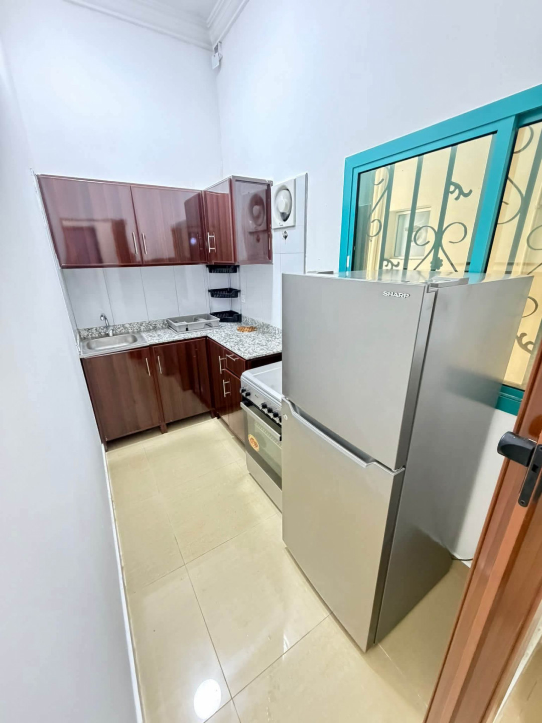 Furnished ground floor studio
