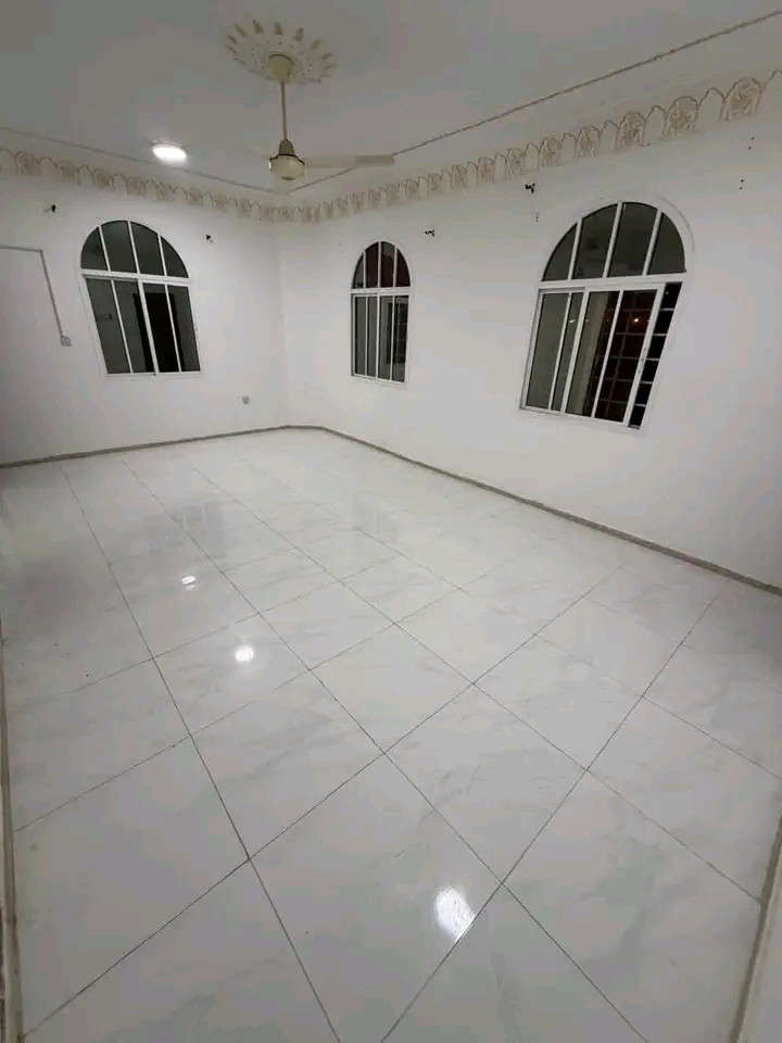 Studio with a large room and kitchen, first floor