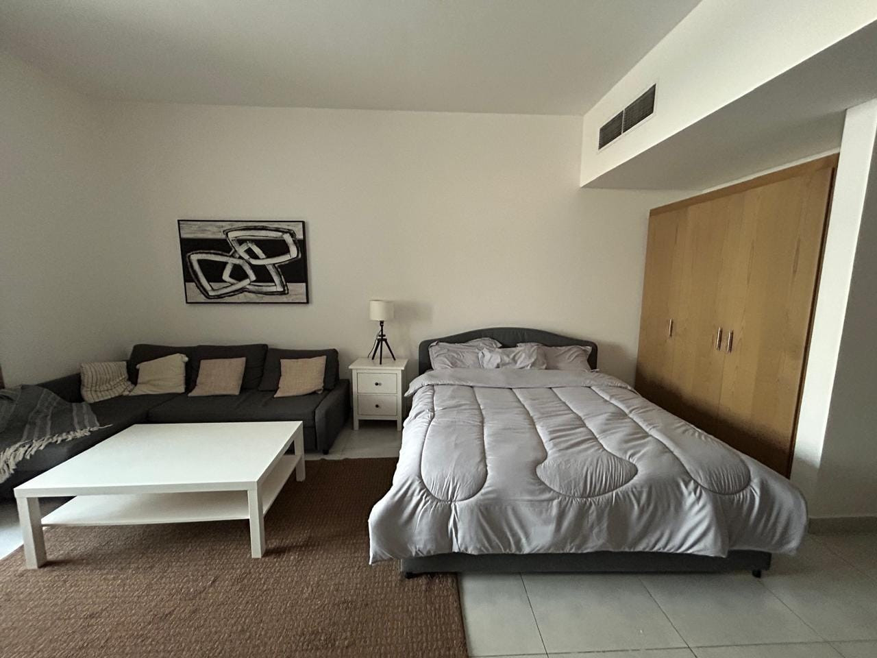 Studio in a prime location, fully furnished, clean, brand new