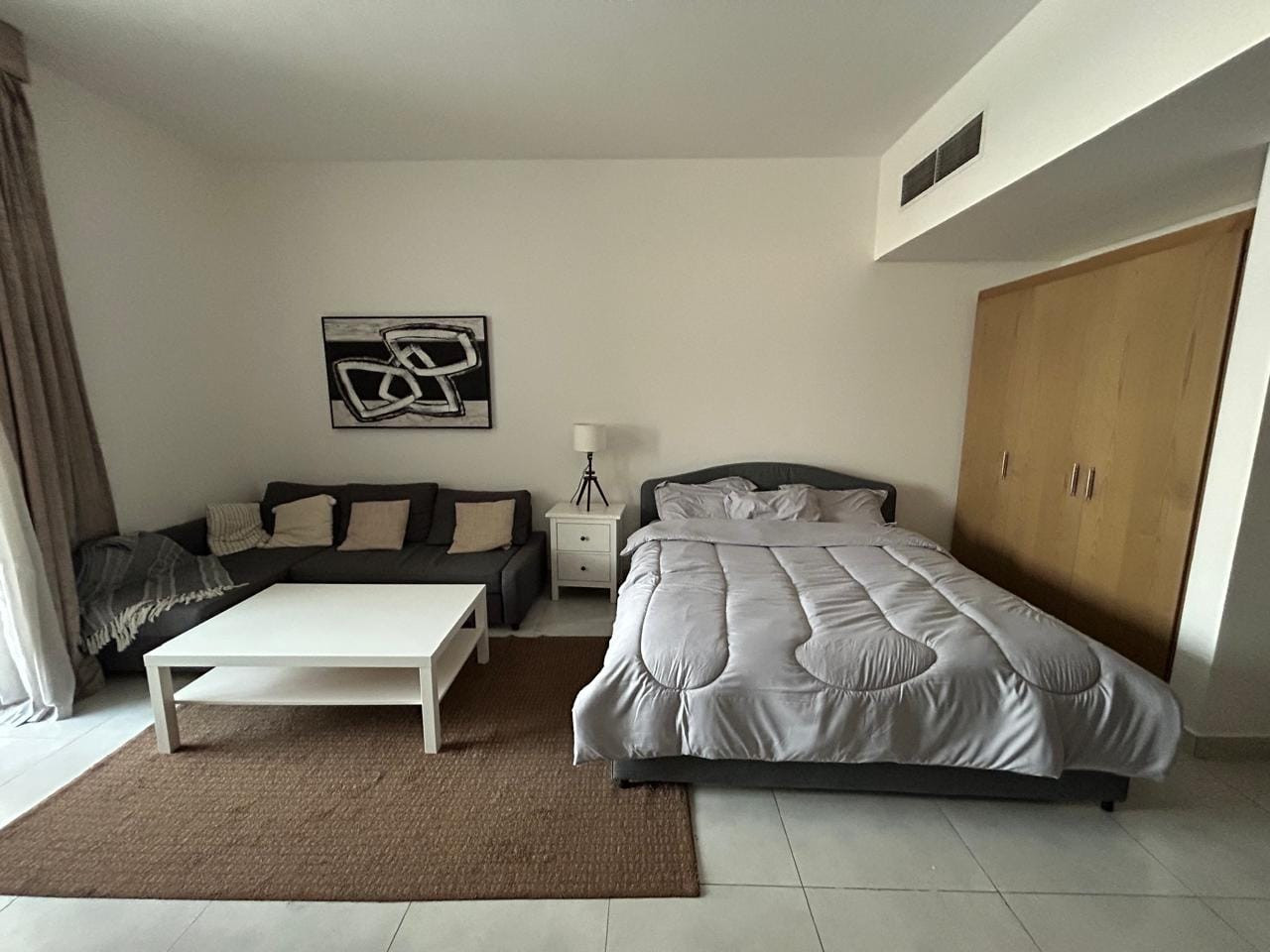 Studio in a prime location, fully furnished, clean, brand new