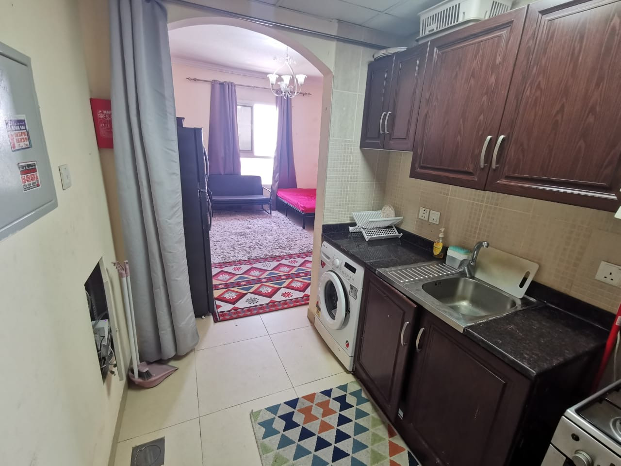 Furnished studio apartment, clean furnishings