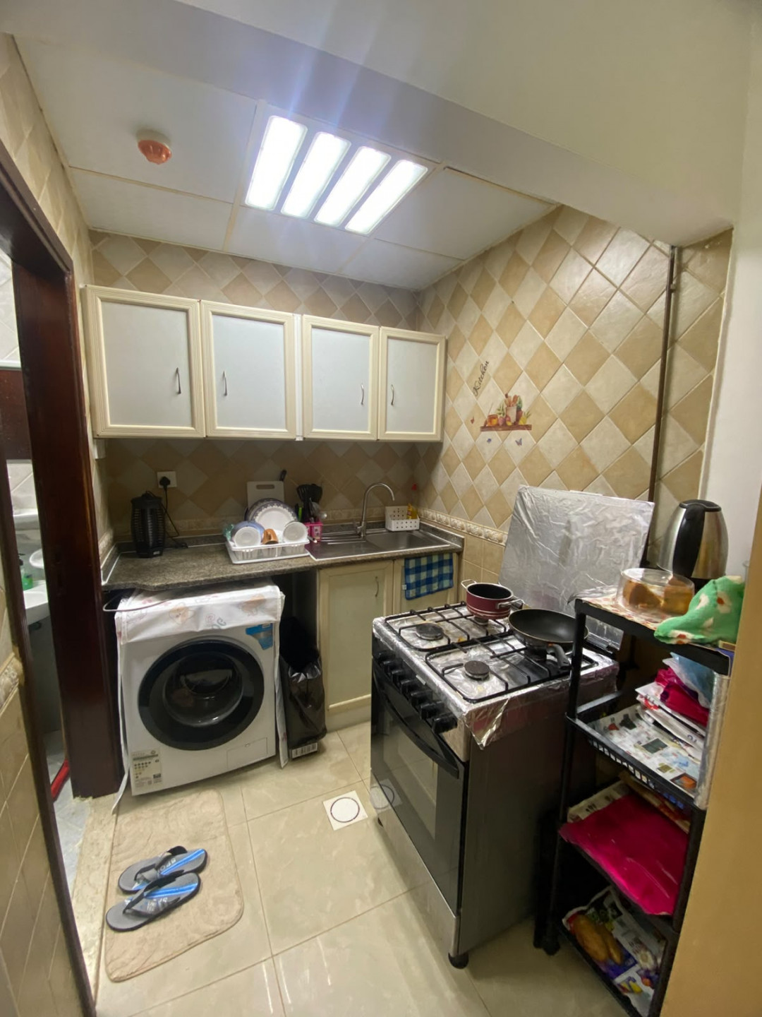 A very clean, fully furnished studio apartment in Khan
