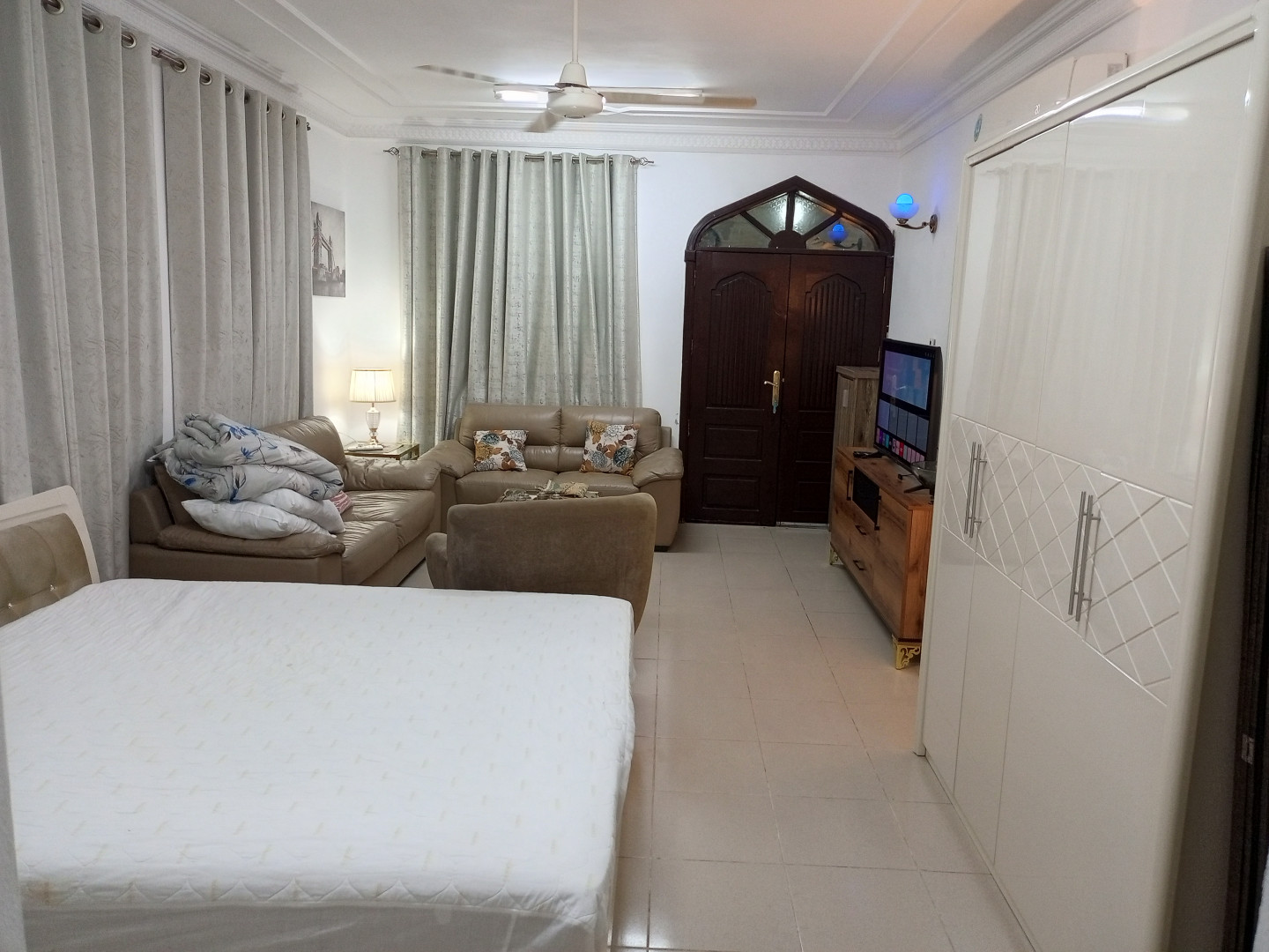 fully furnished studio for rent