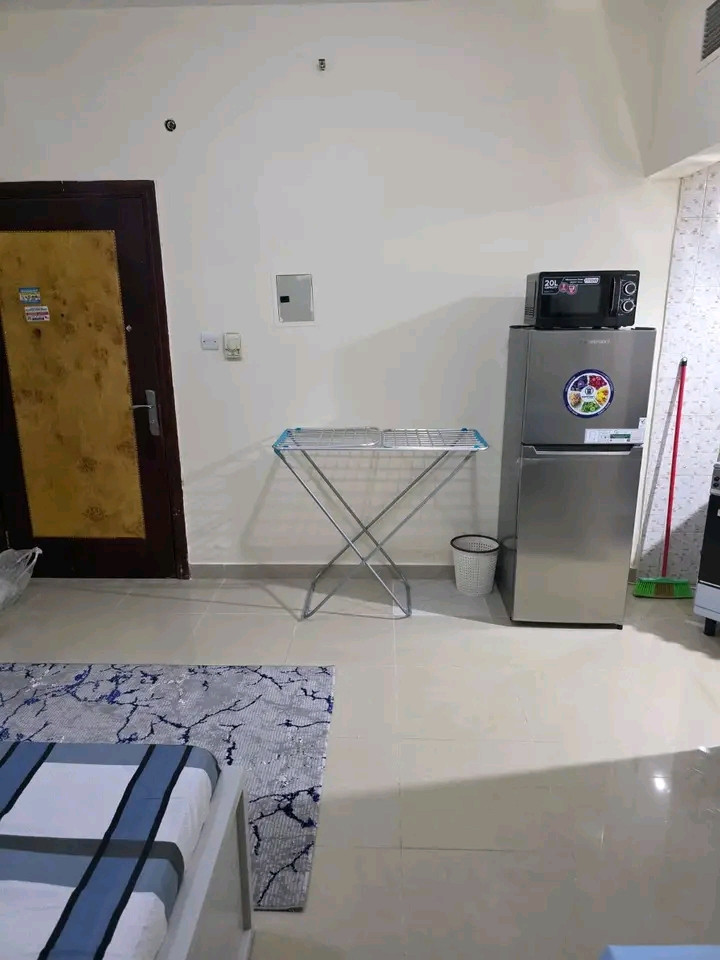 Furnished studio apartment, second occupancy, very clean