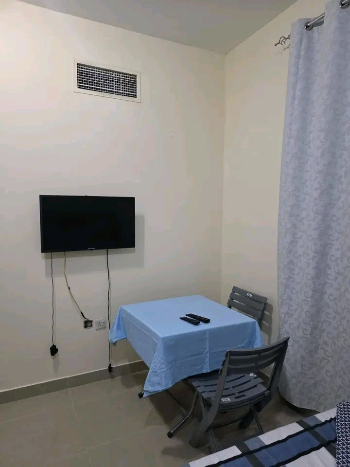 Furnished studio apartment, second occupancy, very clean