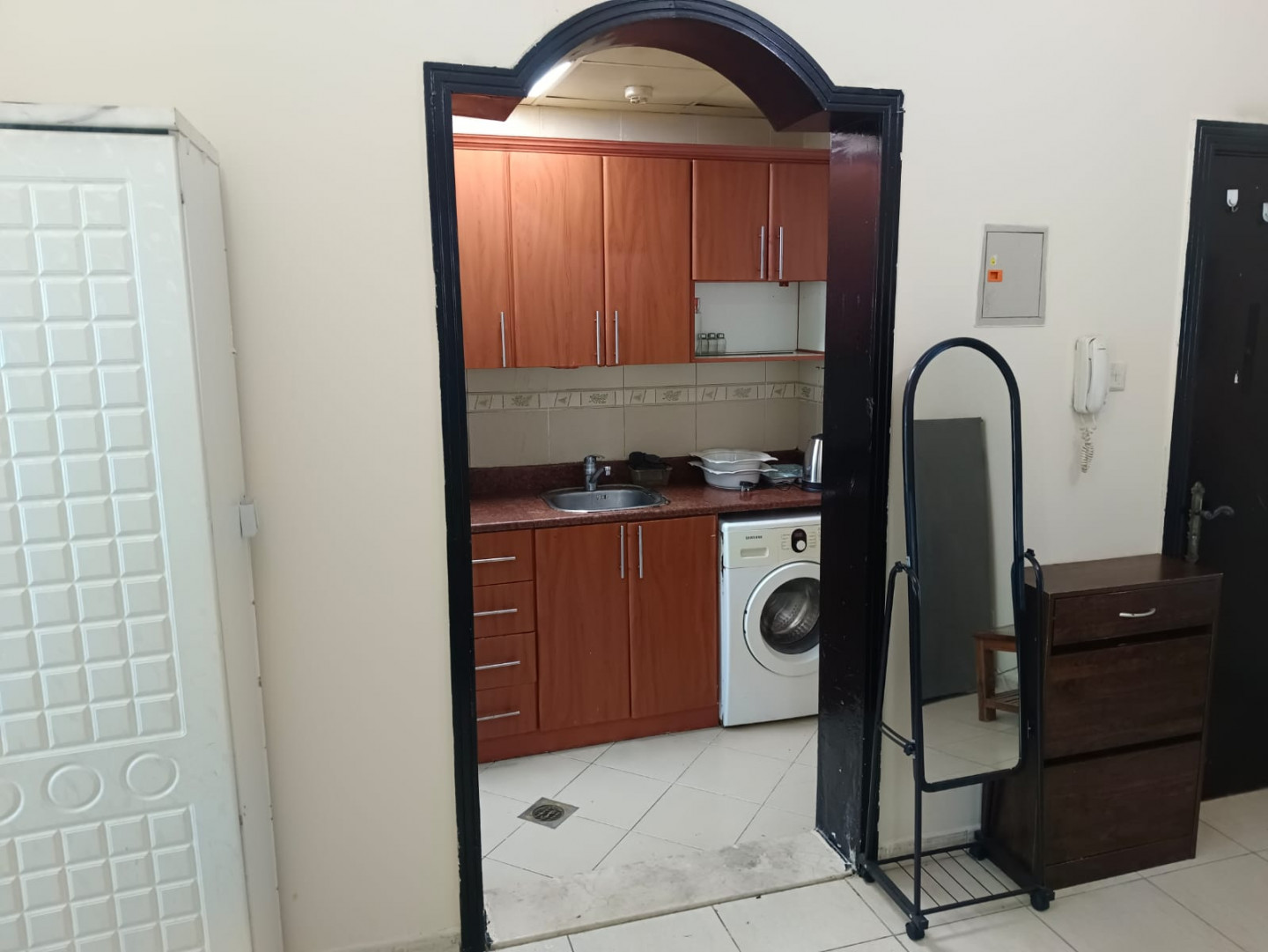 Large studio apartment in Al-Qulay'ah