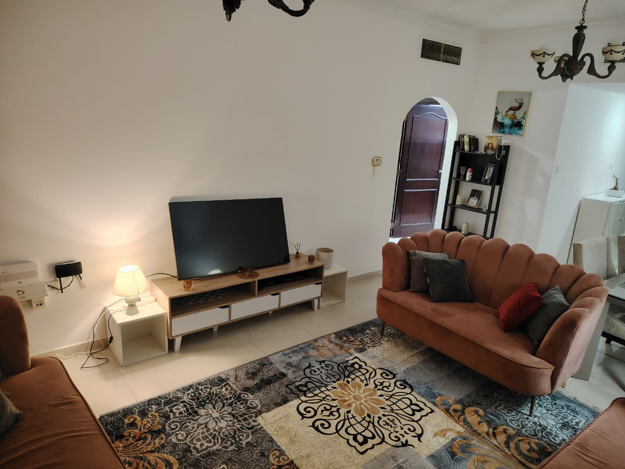 Brand new apartment with hotel-style furnishings