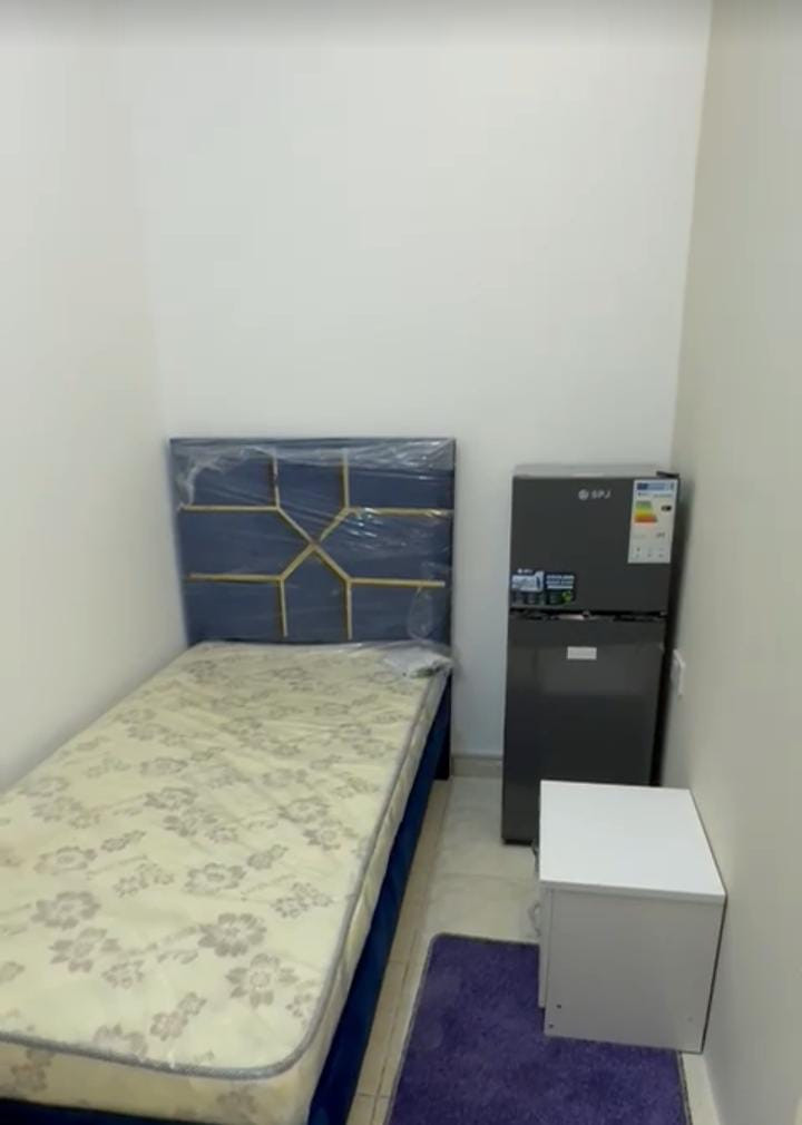 bartshn-bnat-fkt-sharaa-alngd01790450336.jpg
