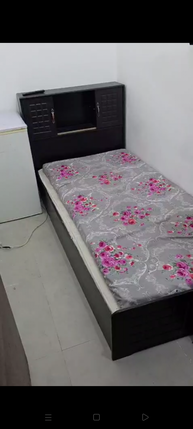 Partitioned private room in Rashidiya