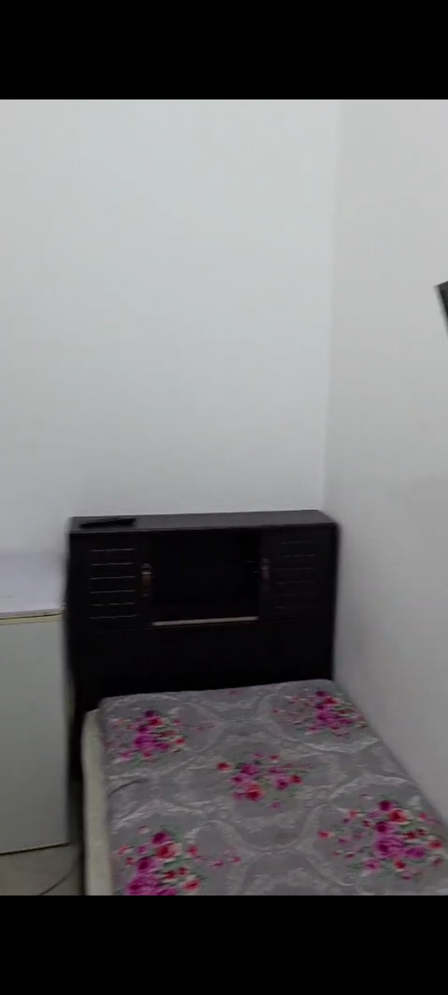 Partitioned private room in Rashidiya