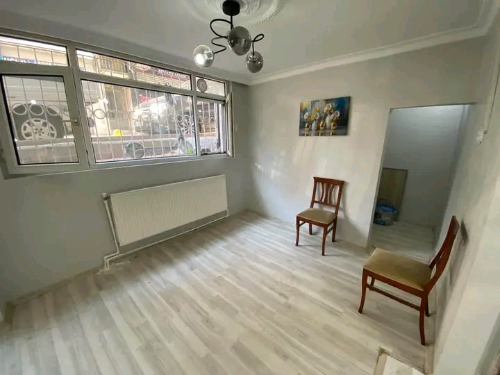 Unfurnished, spacious apartment for annual rent