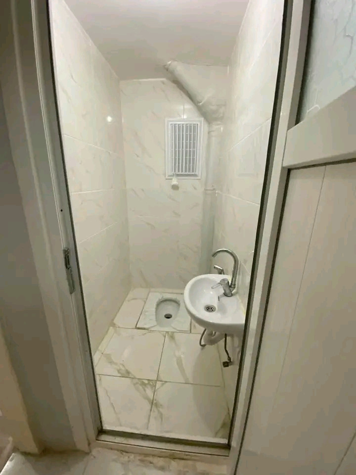 Unfurnished, spacious apartment for annual rent