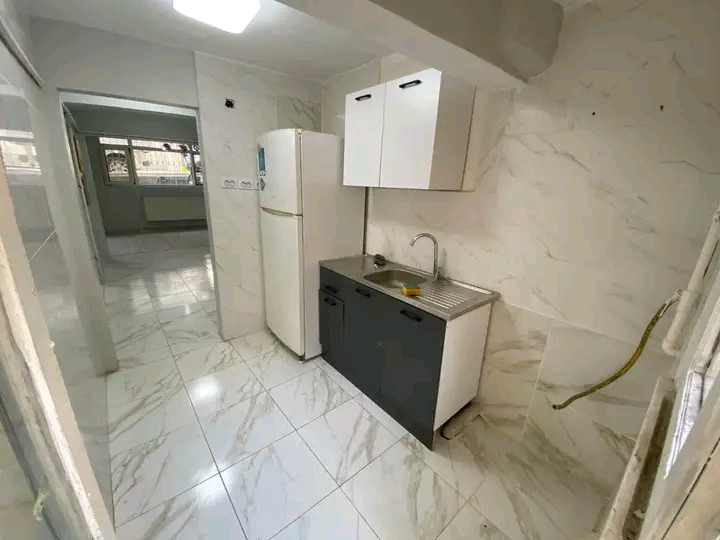 Unfurnished, spacious apartment for annual rent