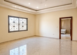 A spacious house suitable for families or employees in Al Bustan