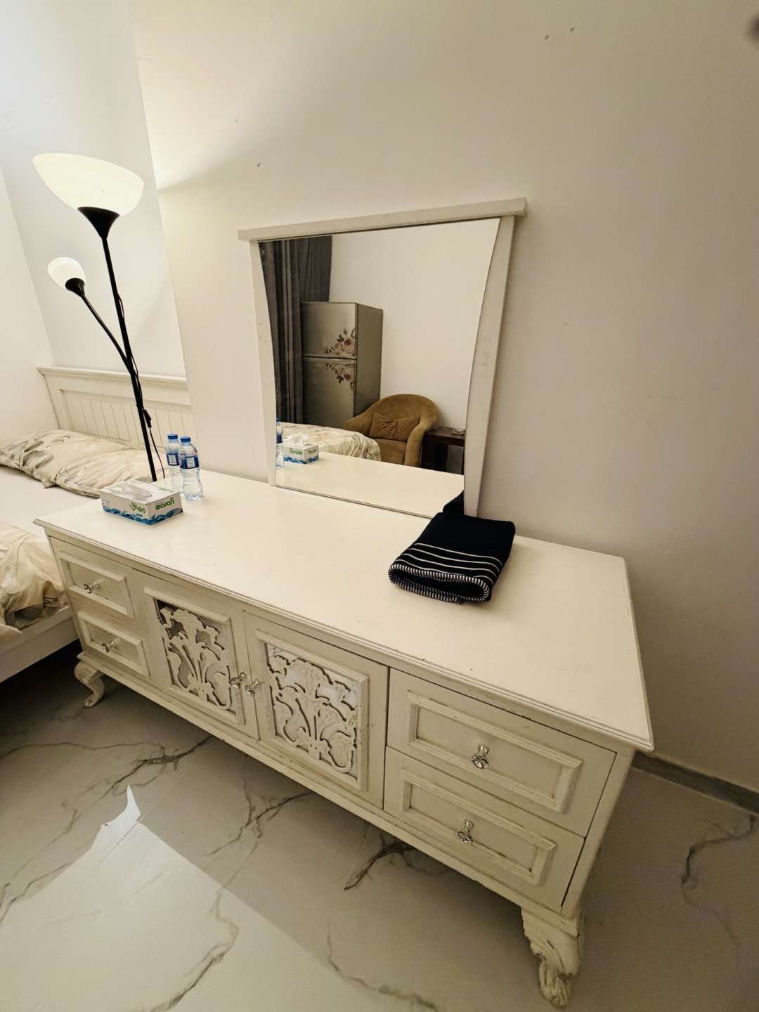 daily-basis-room-available71780495952.jpg