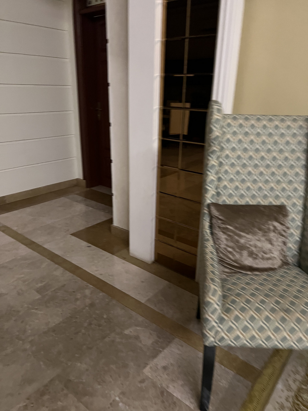 english-shared-room51748170310.jpg