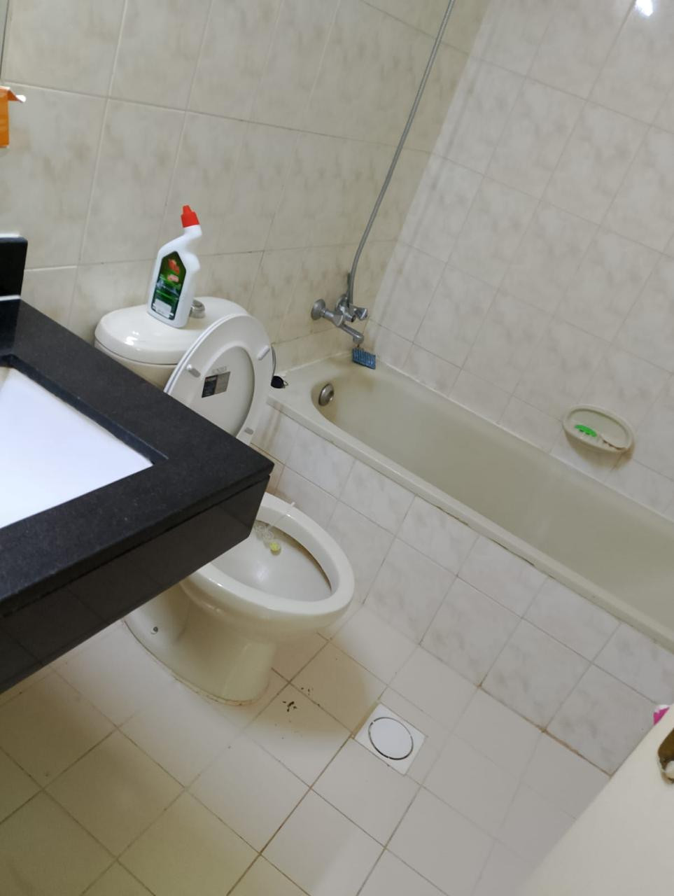 Excellent, clean furnishings with a balcony, one bedroom and living room.
