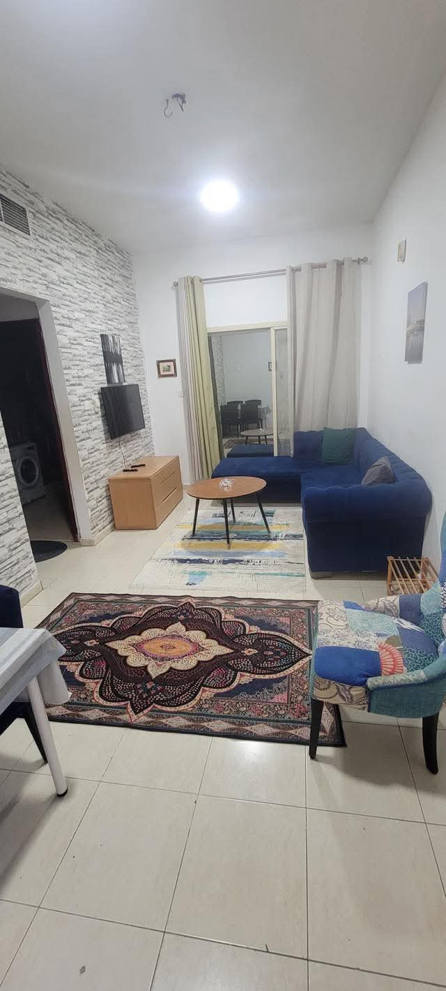 Clean furniture, two bedrooms and a living room
