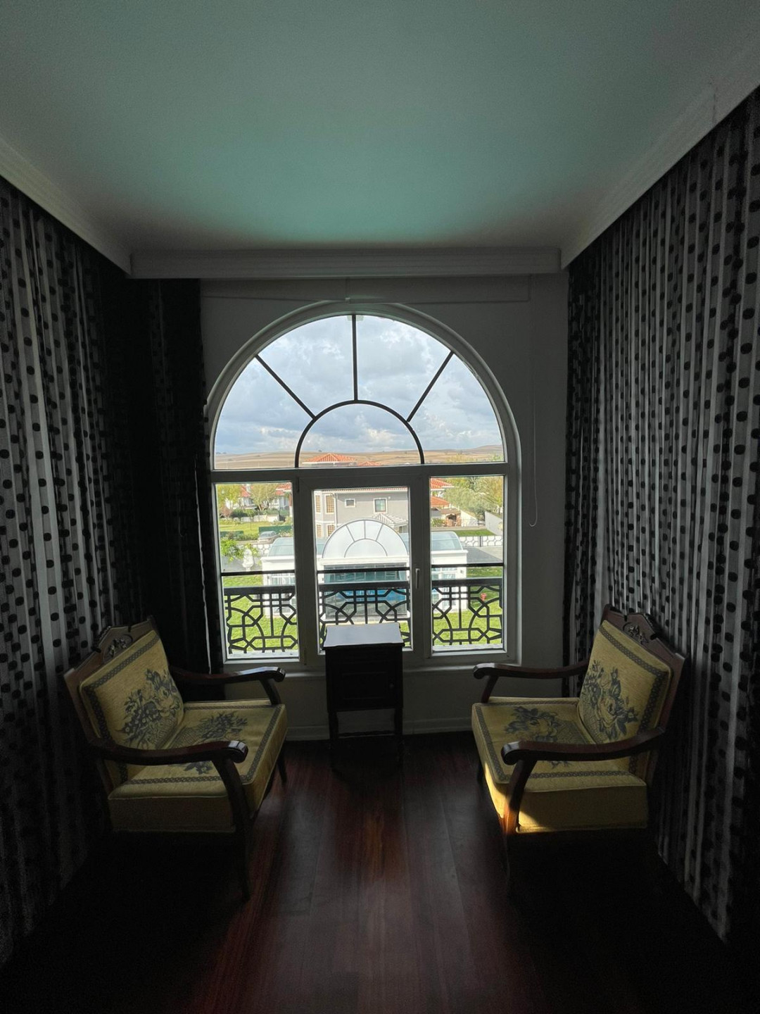 Four-story villa for tourist rent