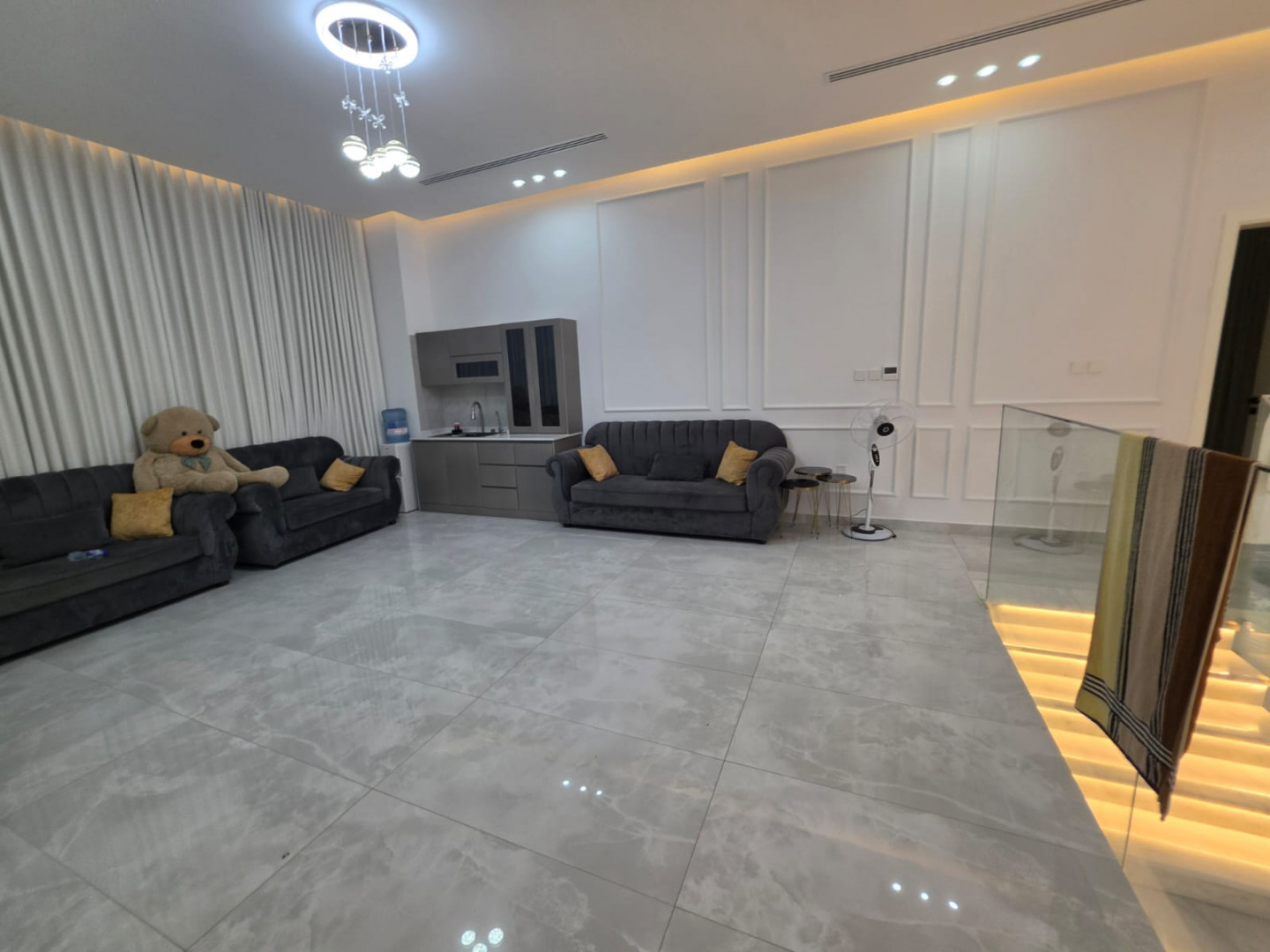 Villa with new furnishings in Rawda 3