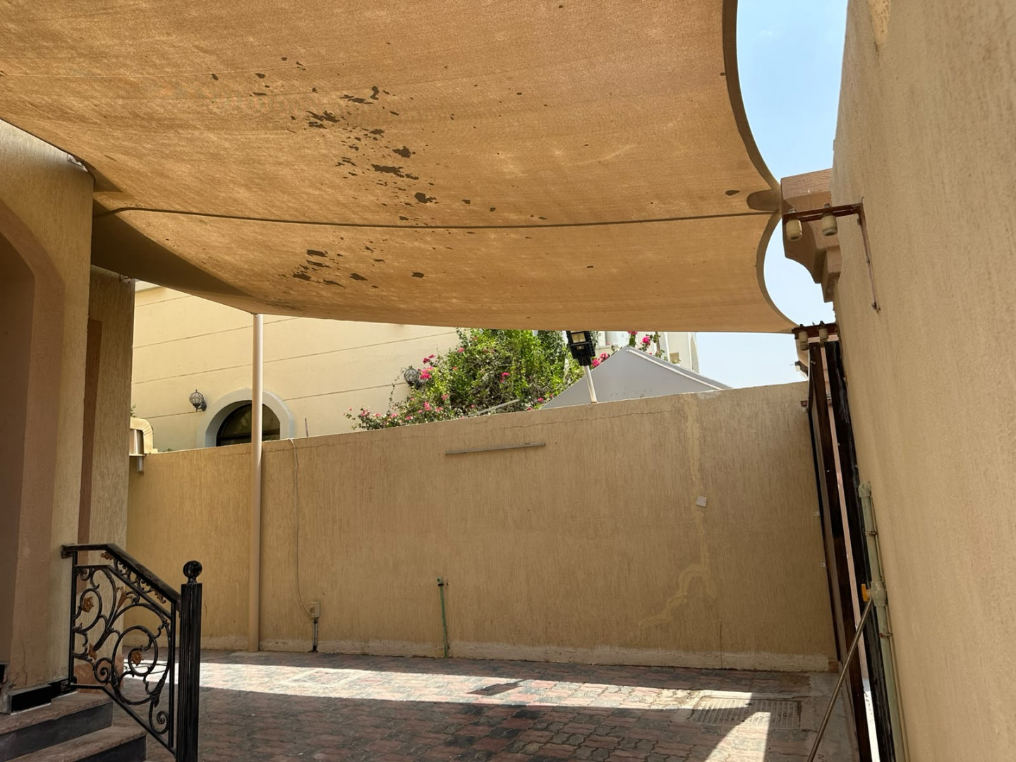 Luxury villa in Al Muwaihat 3