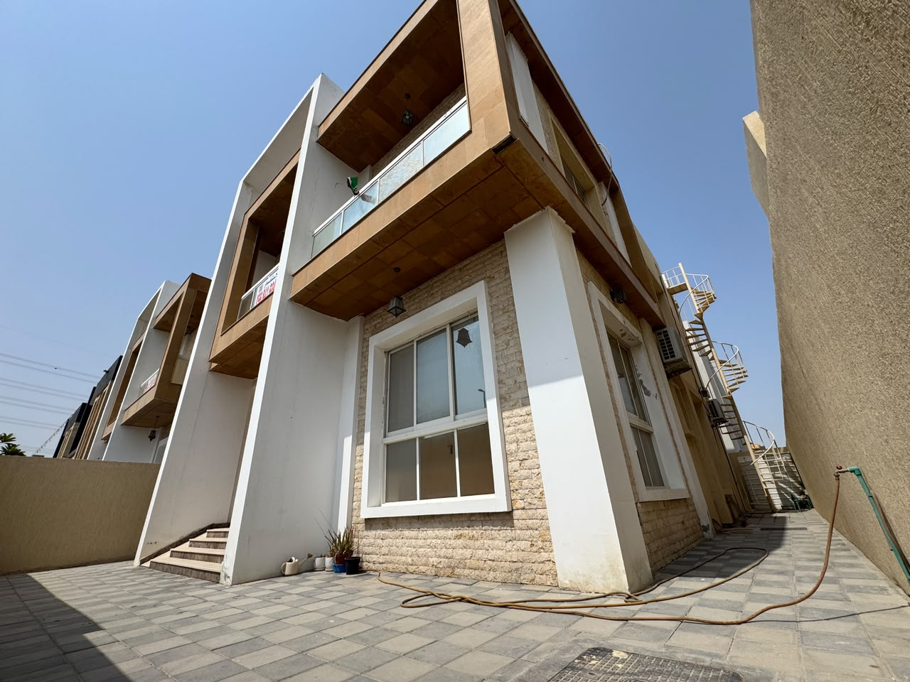 fyla-fakhr-balyasmyn-w2ts01788708707.jpg