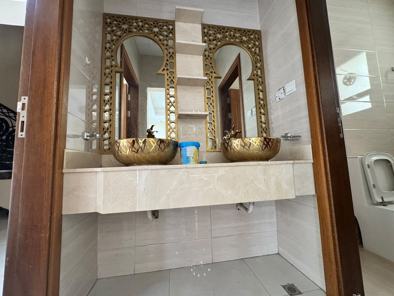 Luxury villa in Al Yasmin