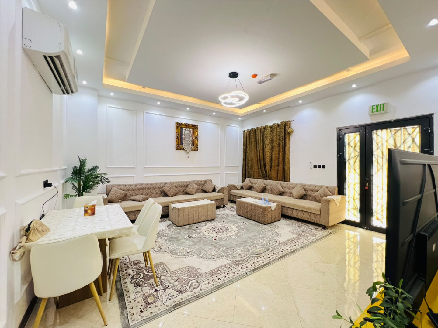 Luxury villa in the Al Yasmin area