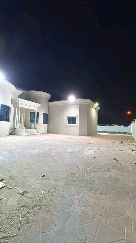 A very quiet villa with a very, very spacious area