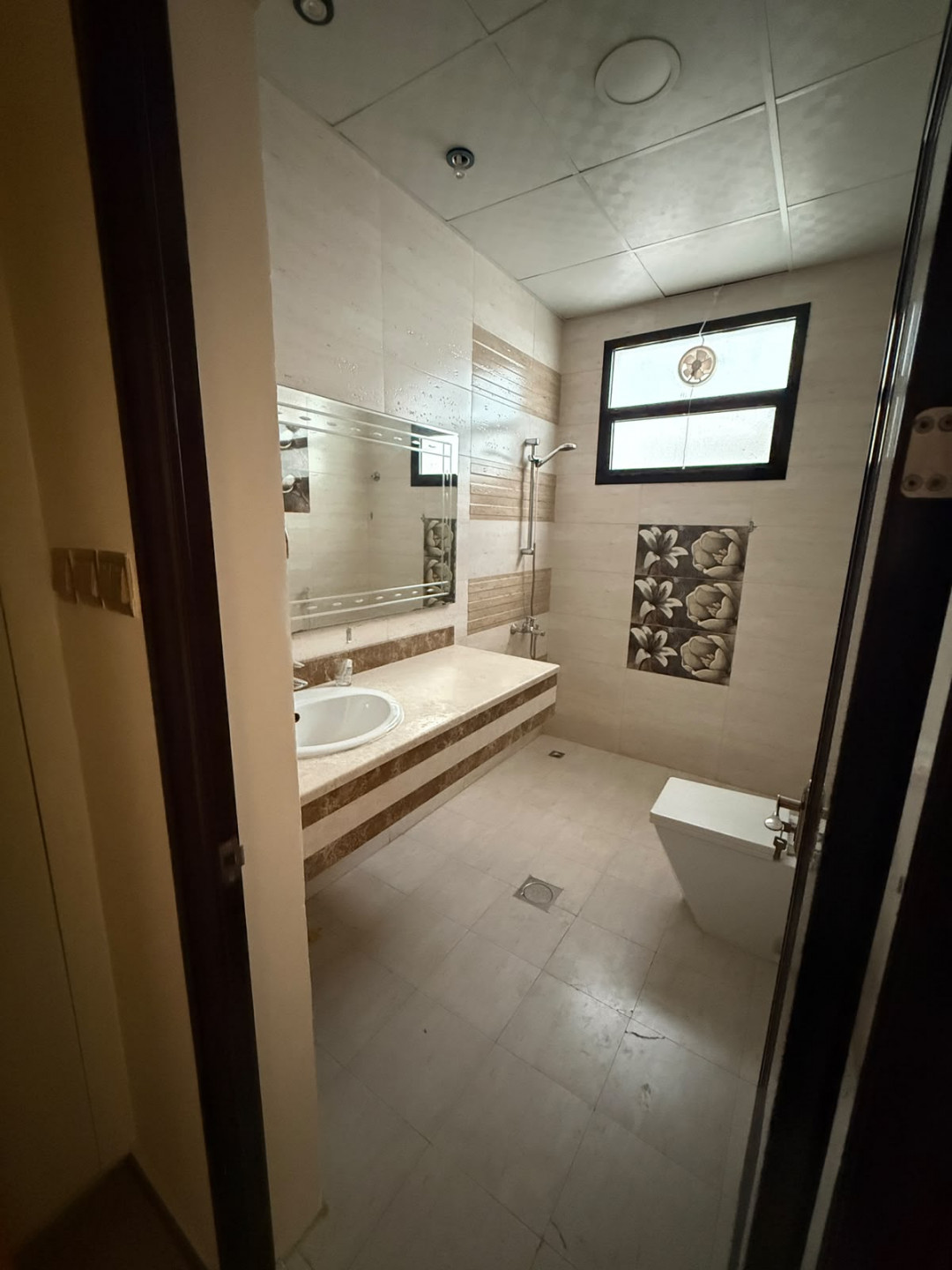 Villa for annual rent in Al Muwaihat