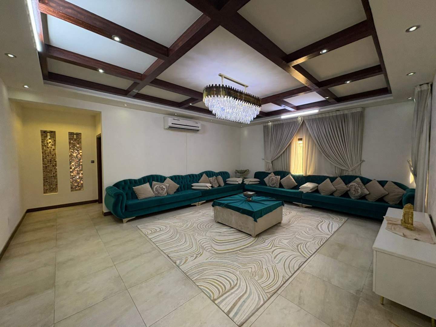 A distinctive and luxurious villa in an excellent location in Ajman